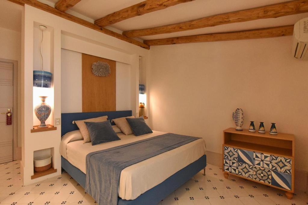 Double Room with Balcony and Sea View,1286153437:JPEG